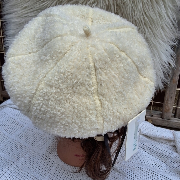 Rumi Life Sherpa Fleece French style beret NWT - Picture 7 of 7
